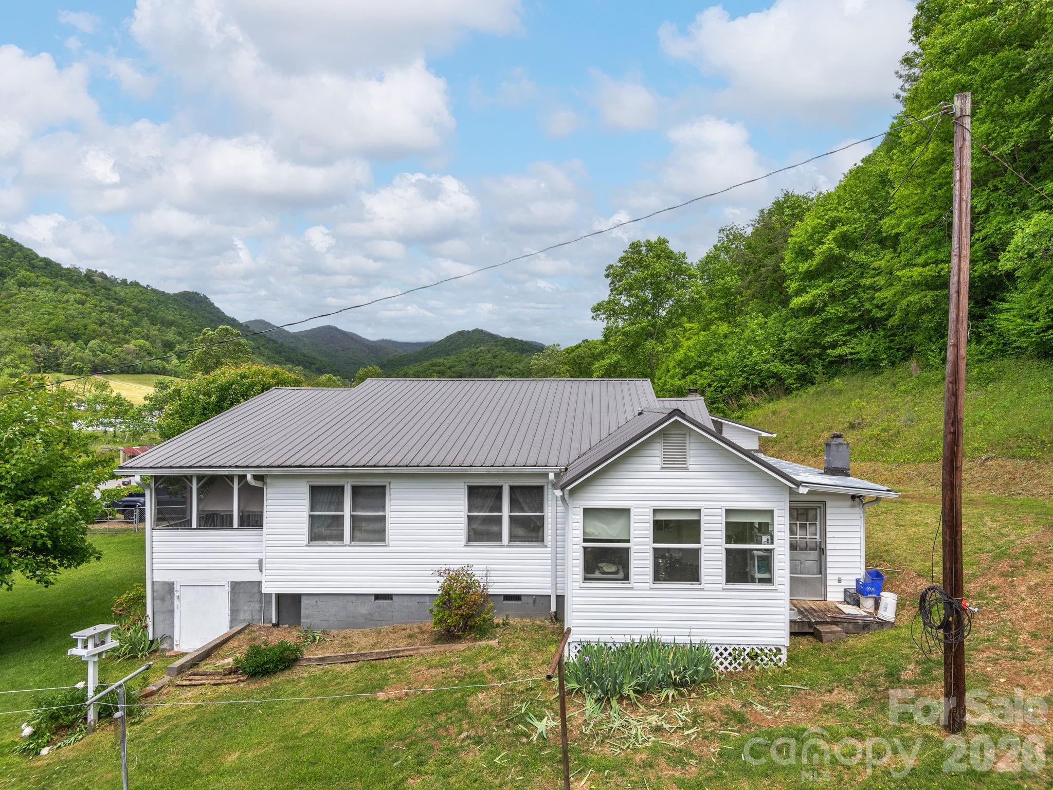 379 N Fork Road Barnardsville NC 28709