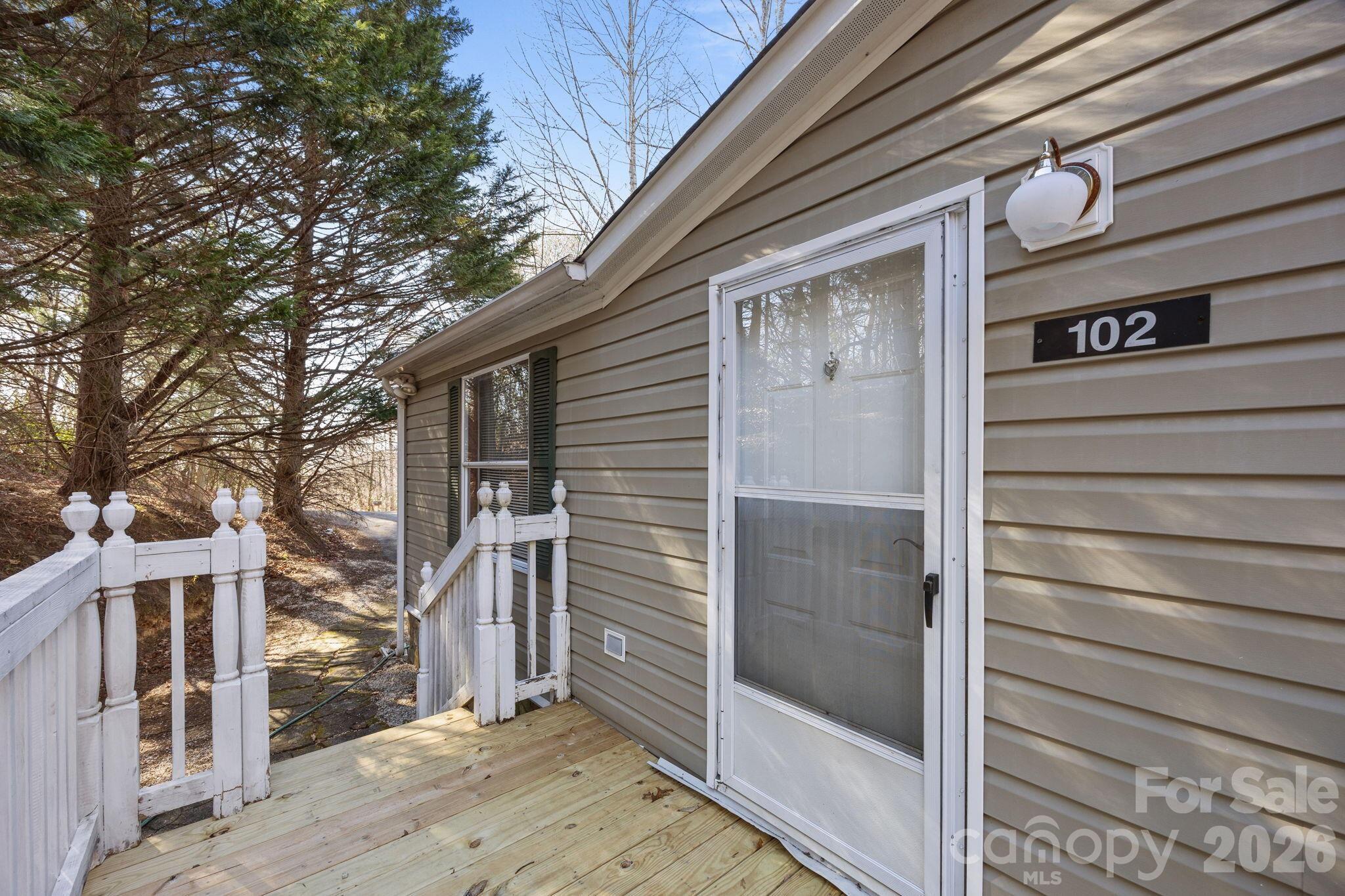 102 Scotts Cove Road Nebo NC 28761
