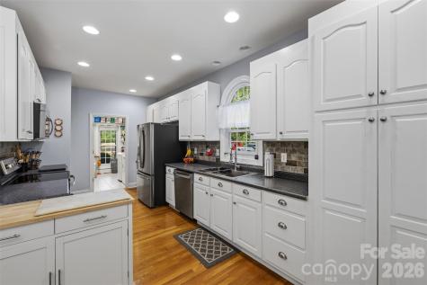 710 Sleepy Hollow Road Midland NC 28107