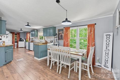 122 Fallswood Court Hendersonville NC 28739