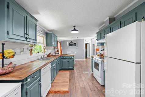 122 Fallswood Court Hendersonville NC 28739