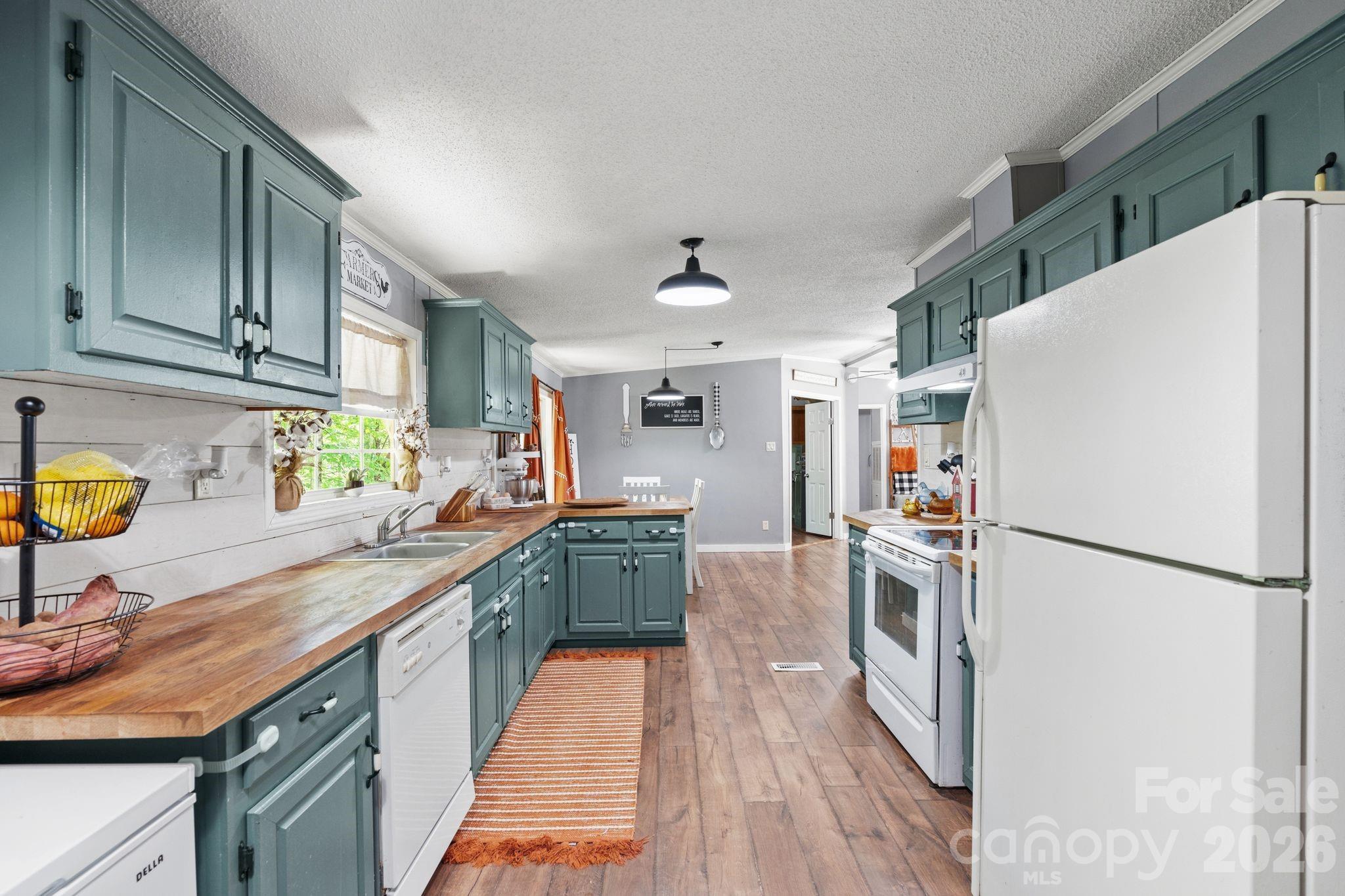 122 Fallswood Court Hendersonville NC 28739