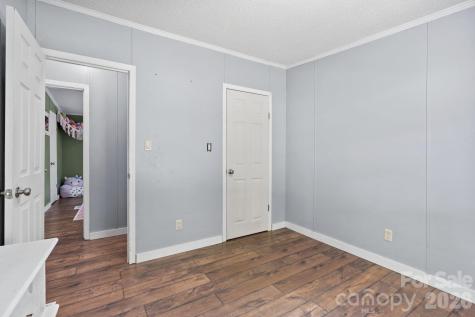 122 Fallswood Court Hendersonville NC 28739