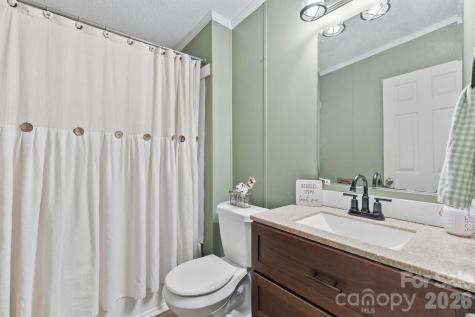 122 Fallswood Court Hendersonville NC 28739