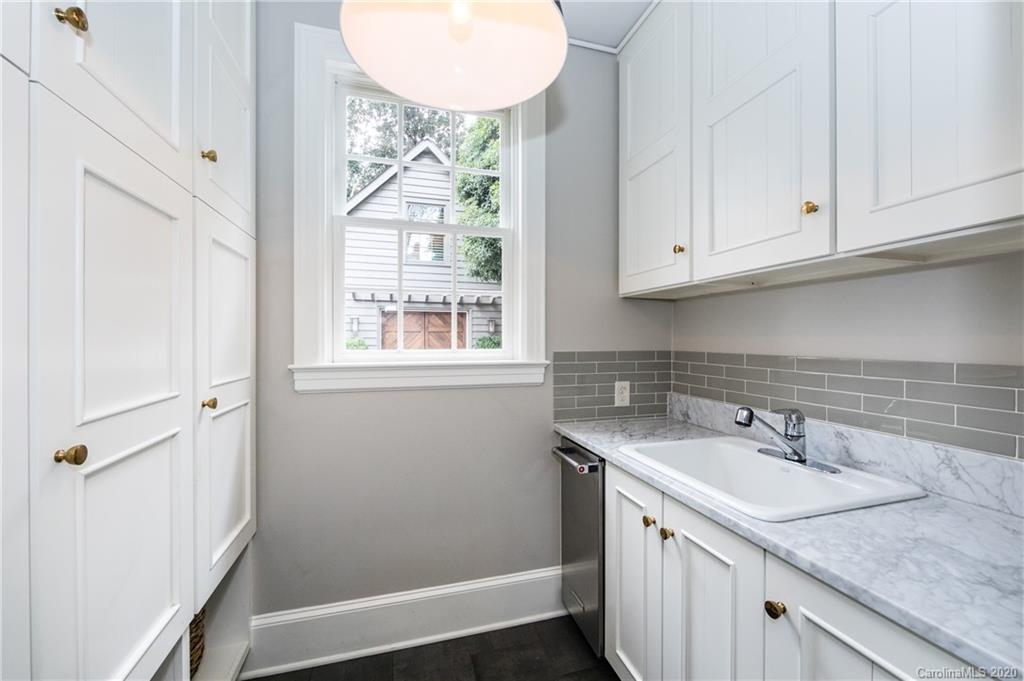 262 Hempstead Place Charlotte NC 28207