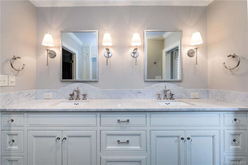 262 Hempstead Place Charlotte NC 28207