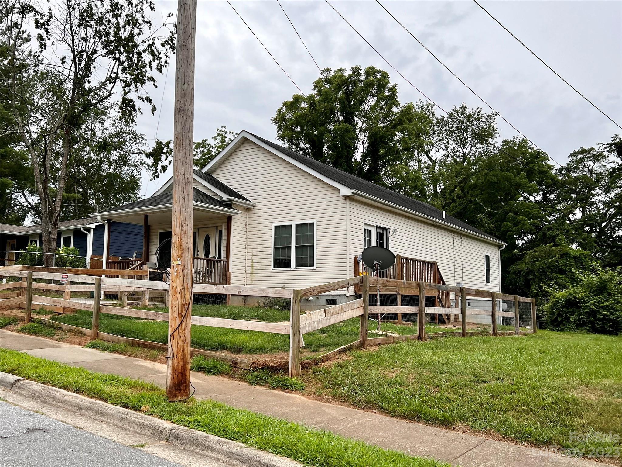 38 Pine Grove Avenue Asheville NC 28801