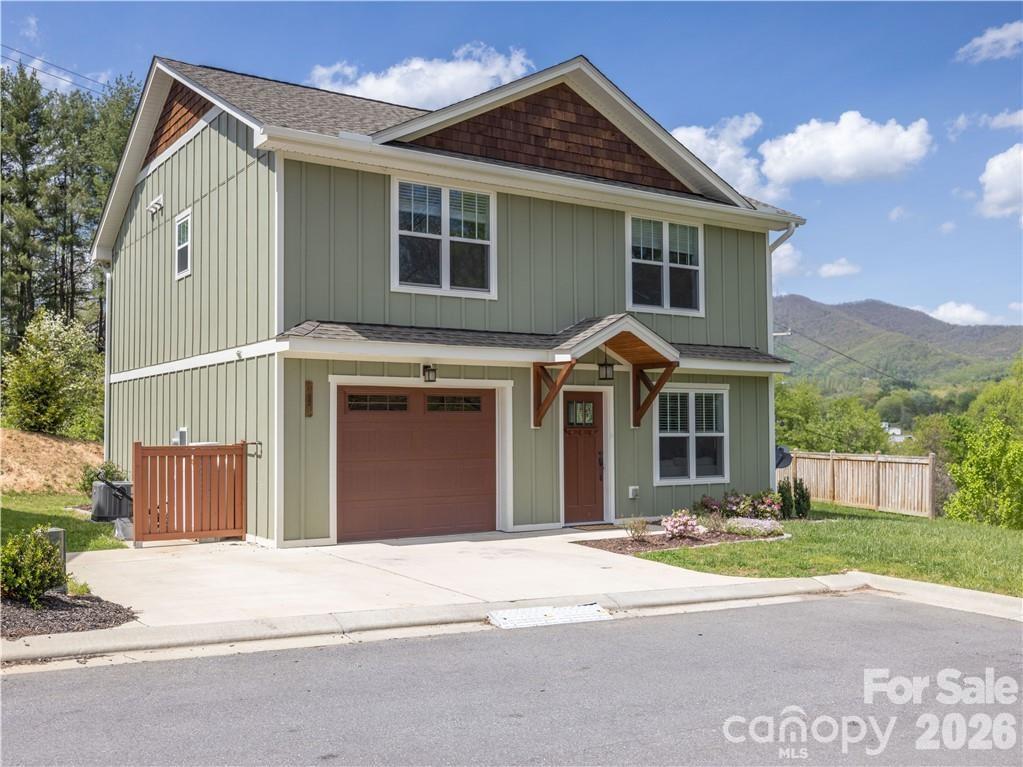 101 Towne Place Clyde NC 28721