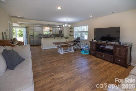 101 Towne Place Clyde NC 28721