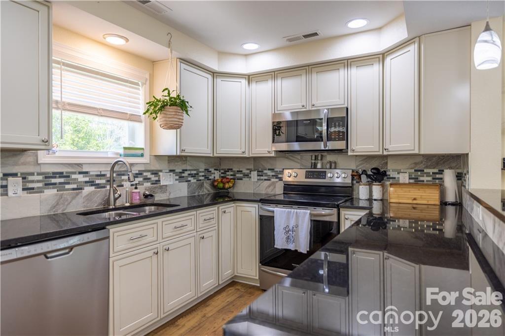101 Towne Place Clyde NC 28721