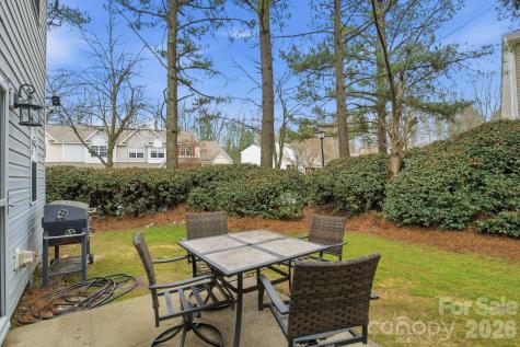 8376 Rudolph Road Charlotte NC 28216