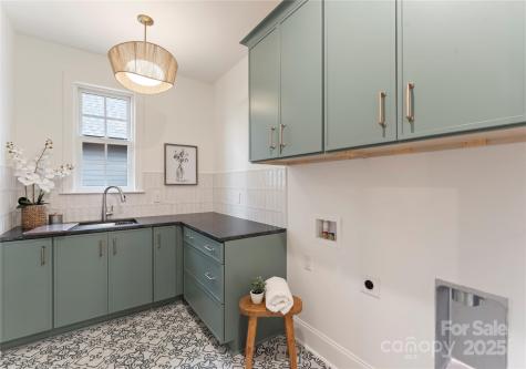 150 N Canterbury Road Charlotte NC 28211