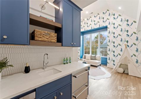 150 N Canterbury Road Charlotte NC 28211