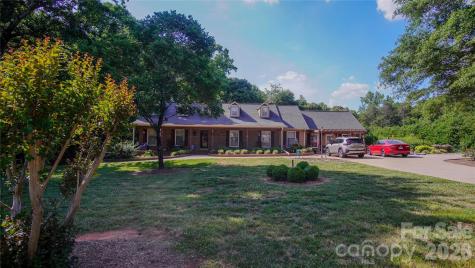 204 Old Stagecoach Road Lawndale NC 28090