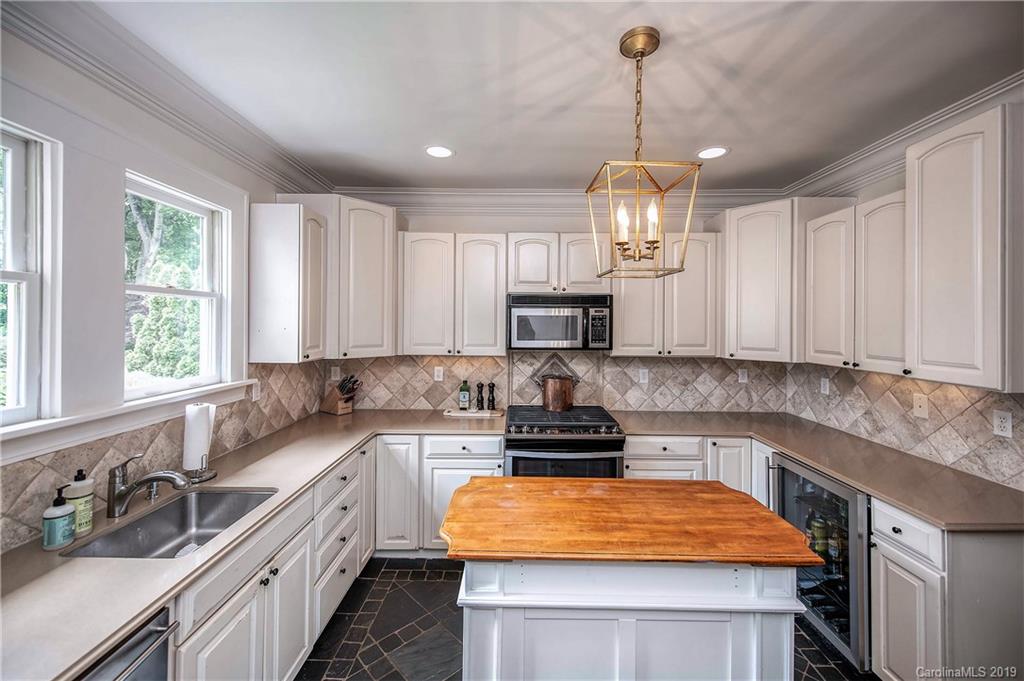 407 Hermitage Court Charlotte NC 28207