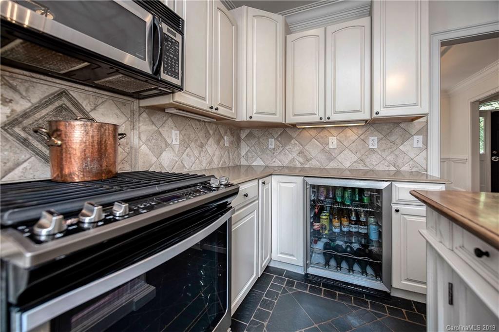 407 Hermitage Court Charlotte NC 28207