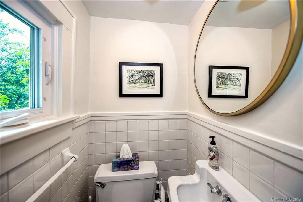 407 Hermitage Court Charlotte NC 28207