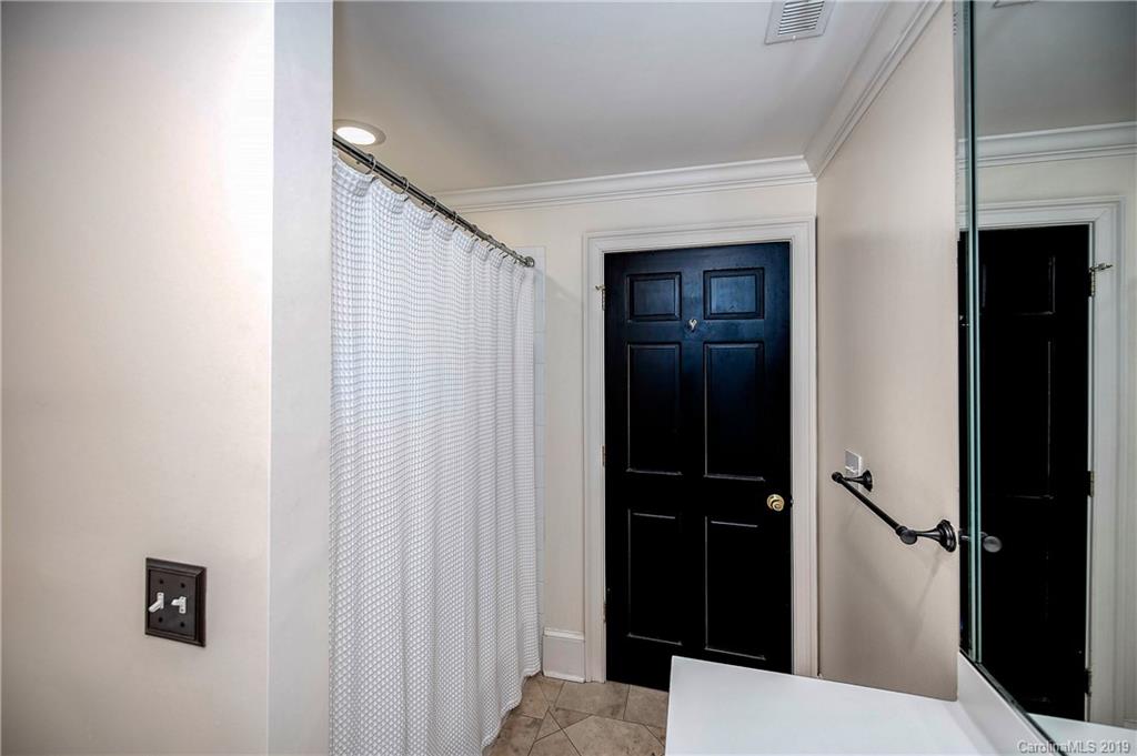 407 Hermitage Court Charlotte NC 28207