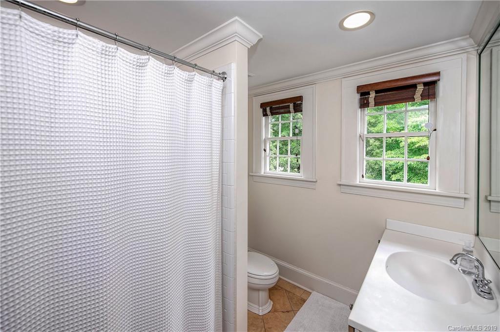 407 Hermitage Court Charlotte NC 28207