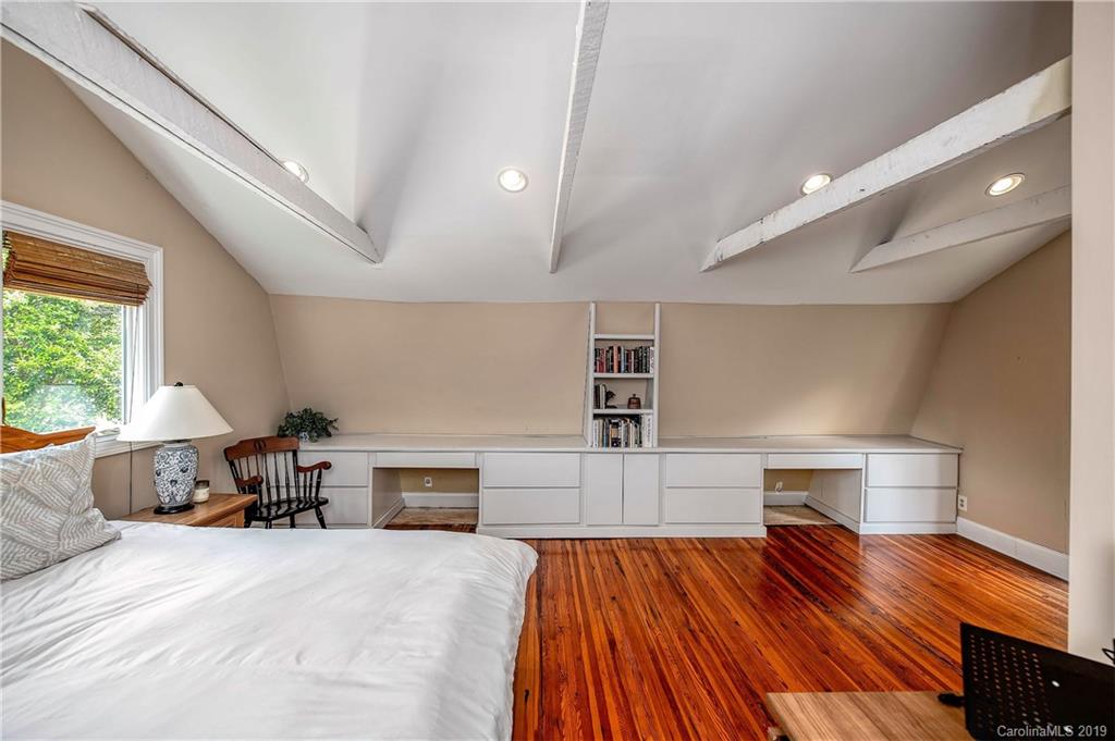 407 Hermitage Court Charlotte NC 28207