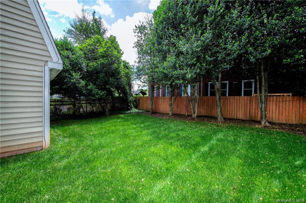 407 Hermitage Court Charlotte NC 28207