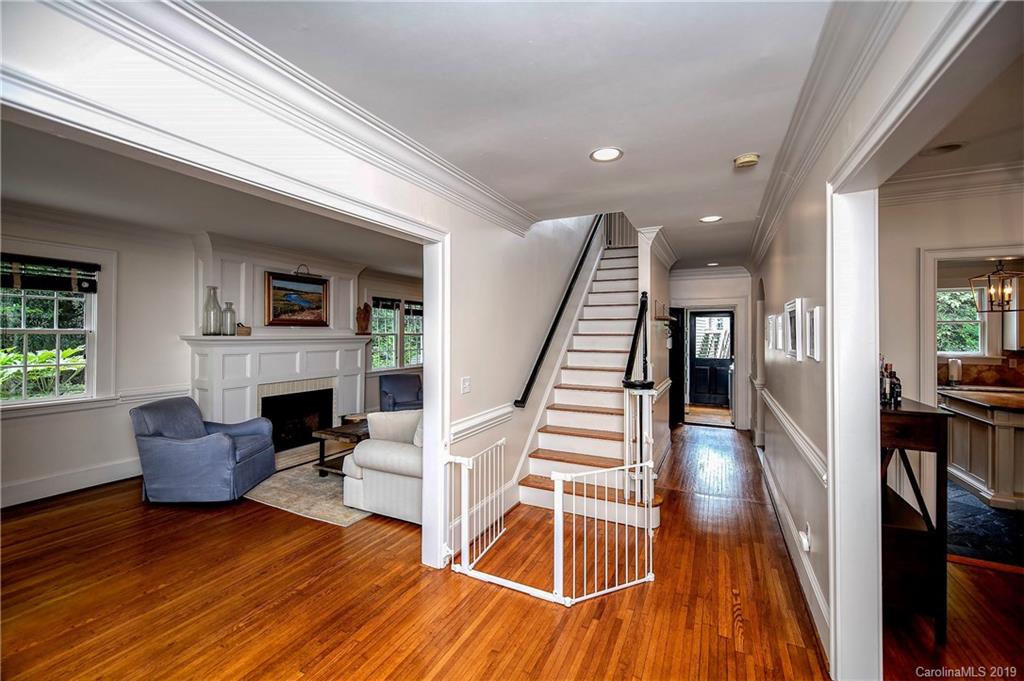 407 Hermitage Court Charlotte NC 28207