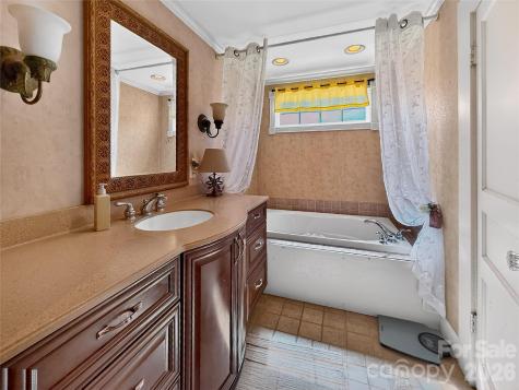 192 W Court Street Rutherfordton NC 28139