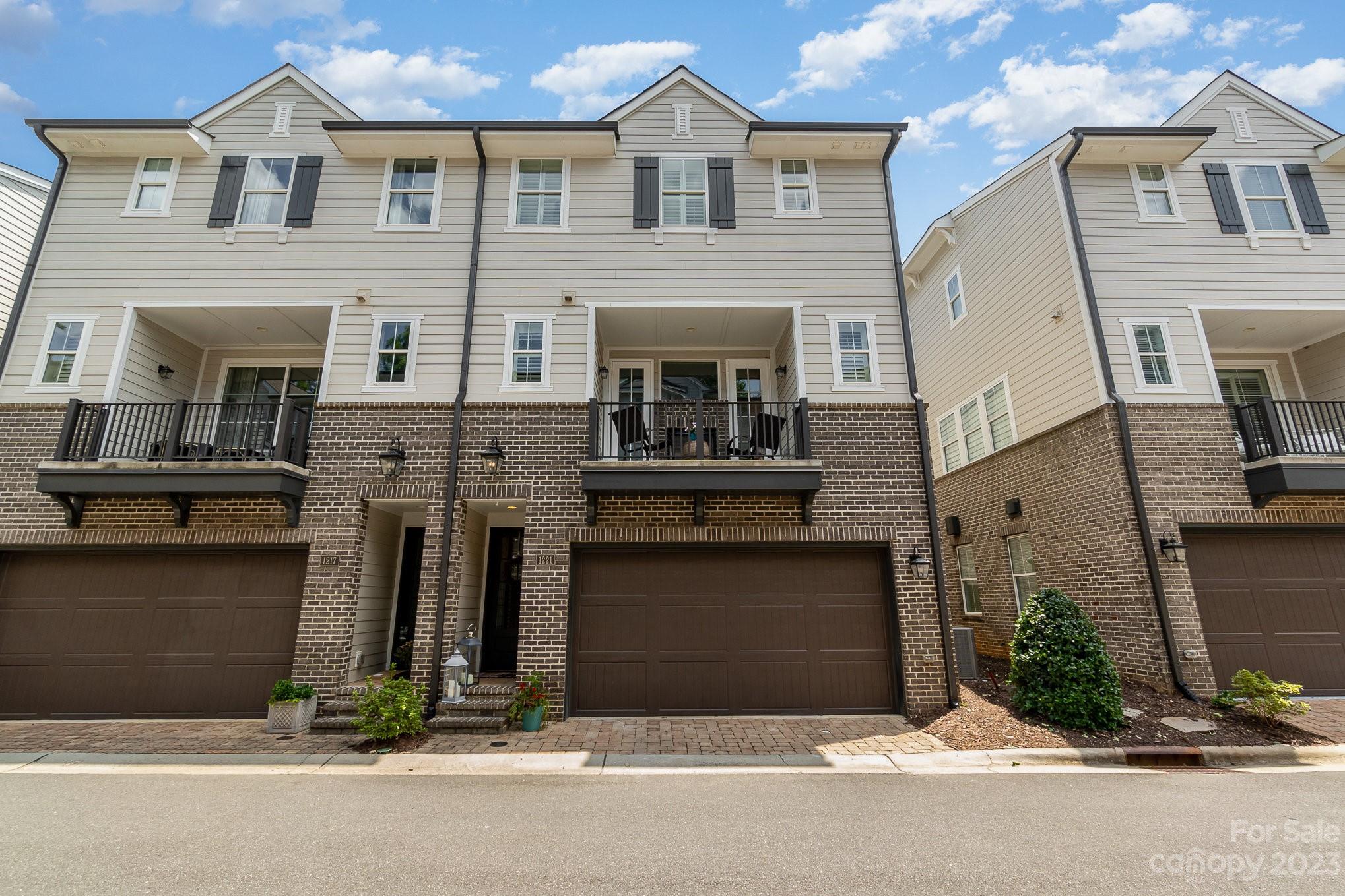 1221 Cotswold Place Charlotte NC 28211