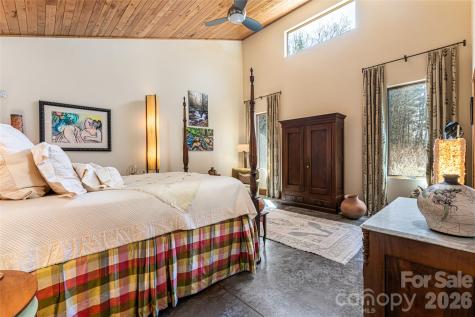33 Robinson Creek Road Asheville NC 28803