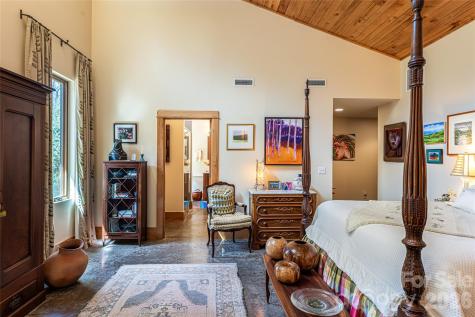 33 Robinson Creek Road Asheville NC 28803