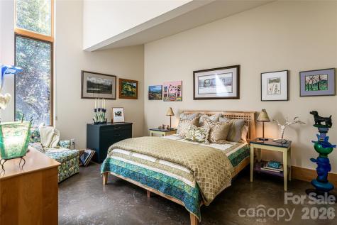 33 Robinson Creek Road Asheville NC 28803