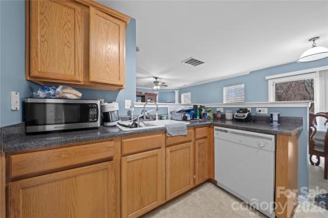 5041 Wallace Creek Lane Charlotte NC 28212