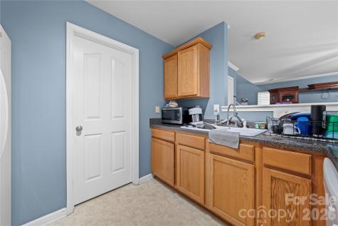 5041 Wallace Creek Lane Charlotte NC 28212