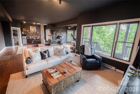 5 Saddle Ridge Fletcher NC 28732