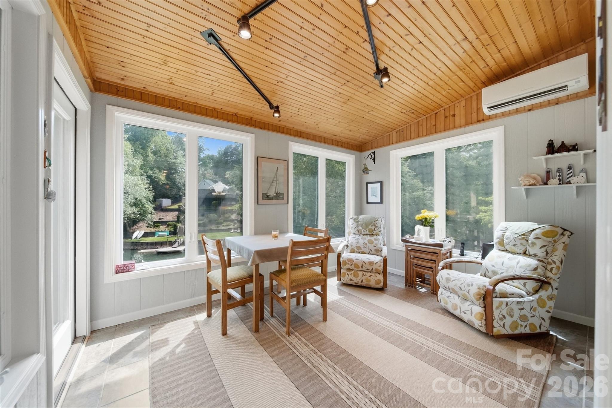 65 King Arthurs Court Hickory NC 28601