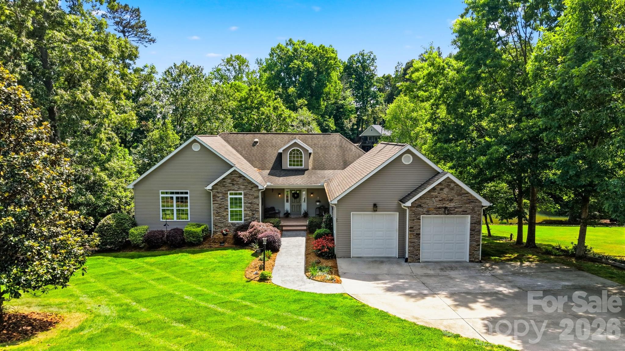 65 King Arthurs Court Hickory NC 28601