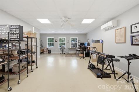 65 King Arthurs Court Hickory NC 28601