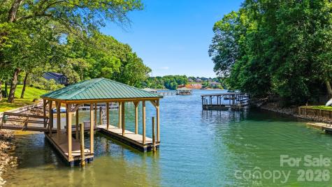 65 King Arthurs Court Hickory NC 28601
