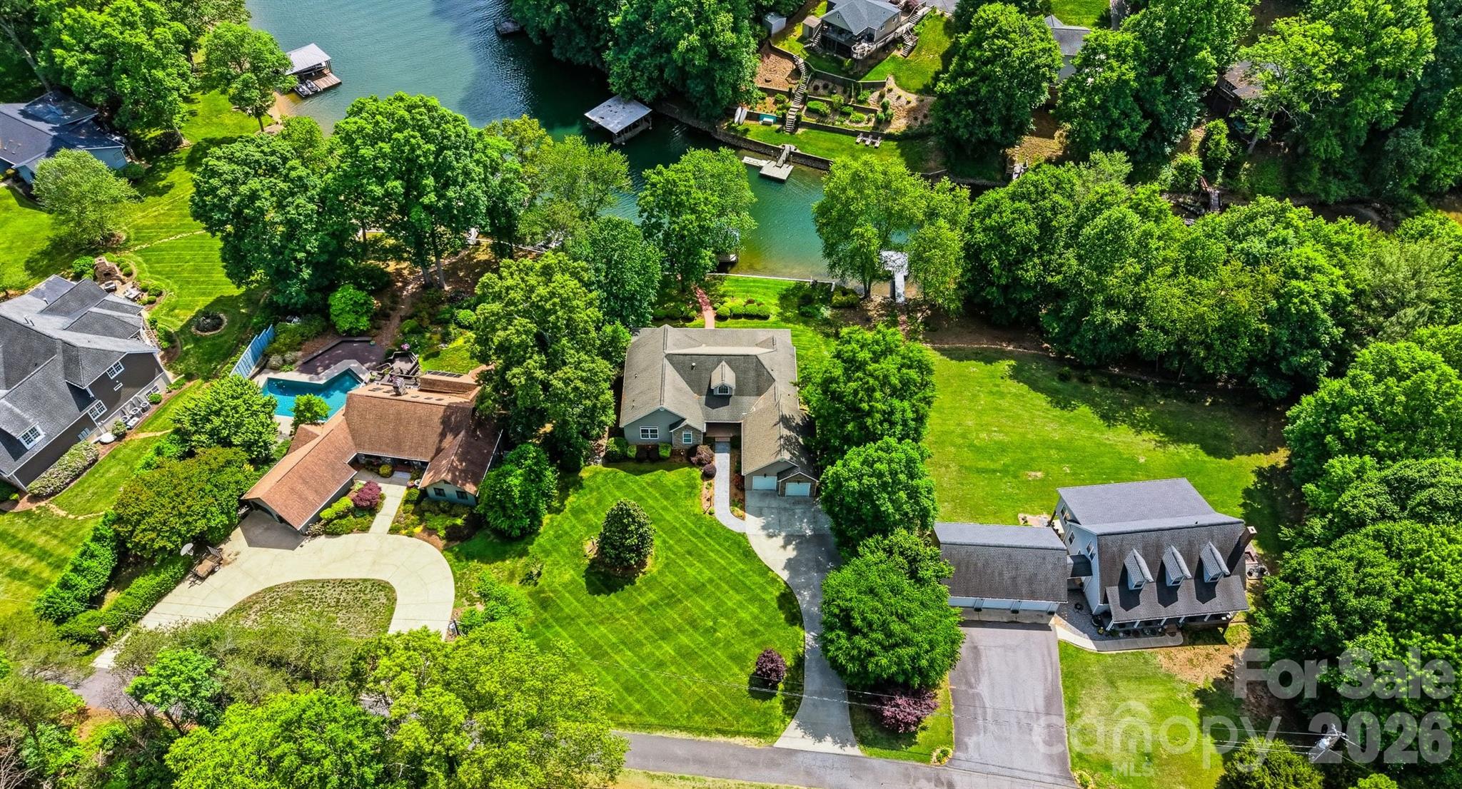 65 King Arthurs Court Hickory NC 28601