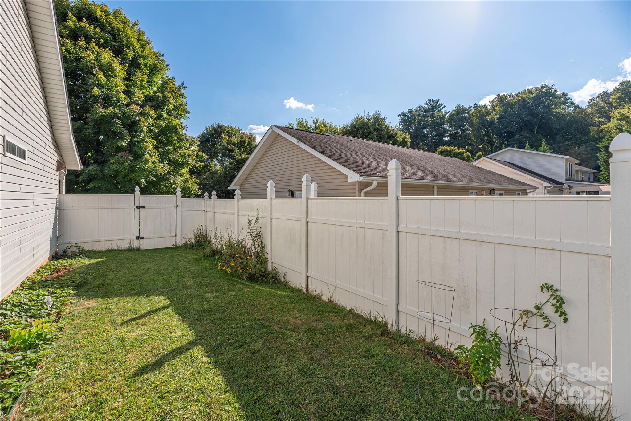 20 Ridgeland Lane Asheville NC 28805