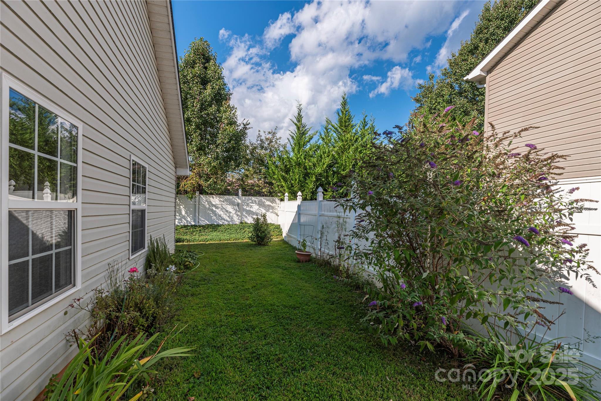 20 Ridgeland Lane Asheville NC 28805
