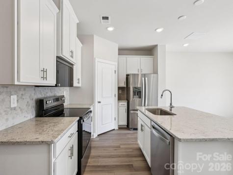 8132 Hidden Springs Trail Charlotte NC 28216