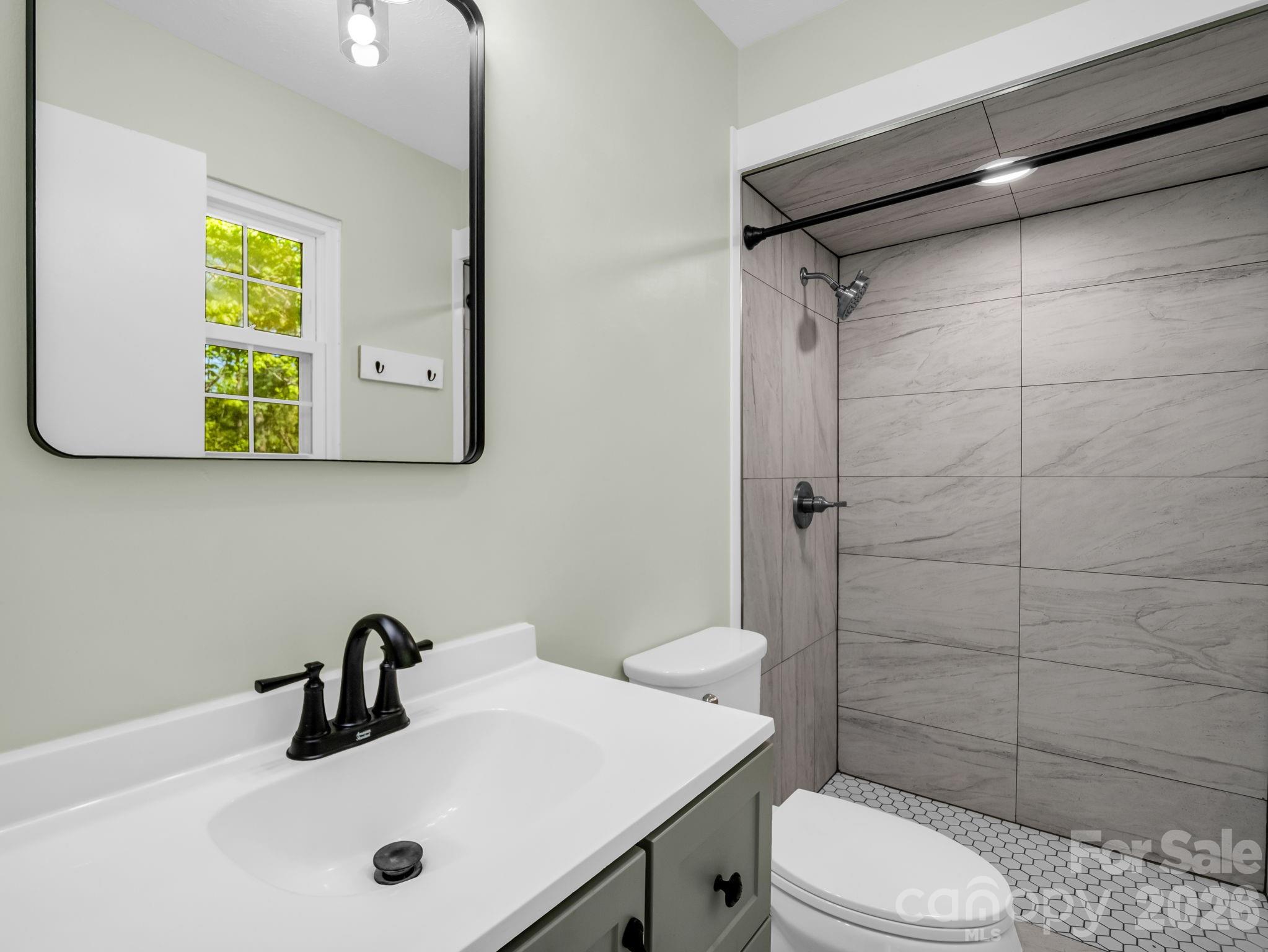 31 Firefly Lane Saluda NC 28773
