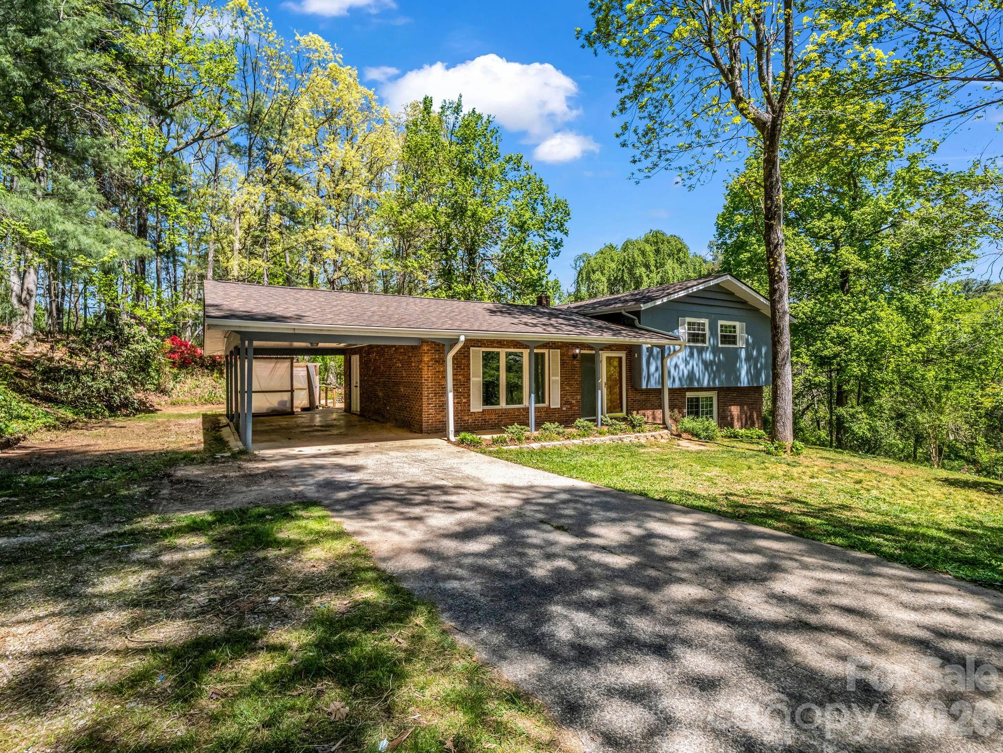 31 Firefly Lane Saluda NC 28773