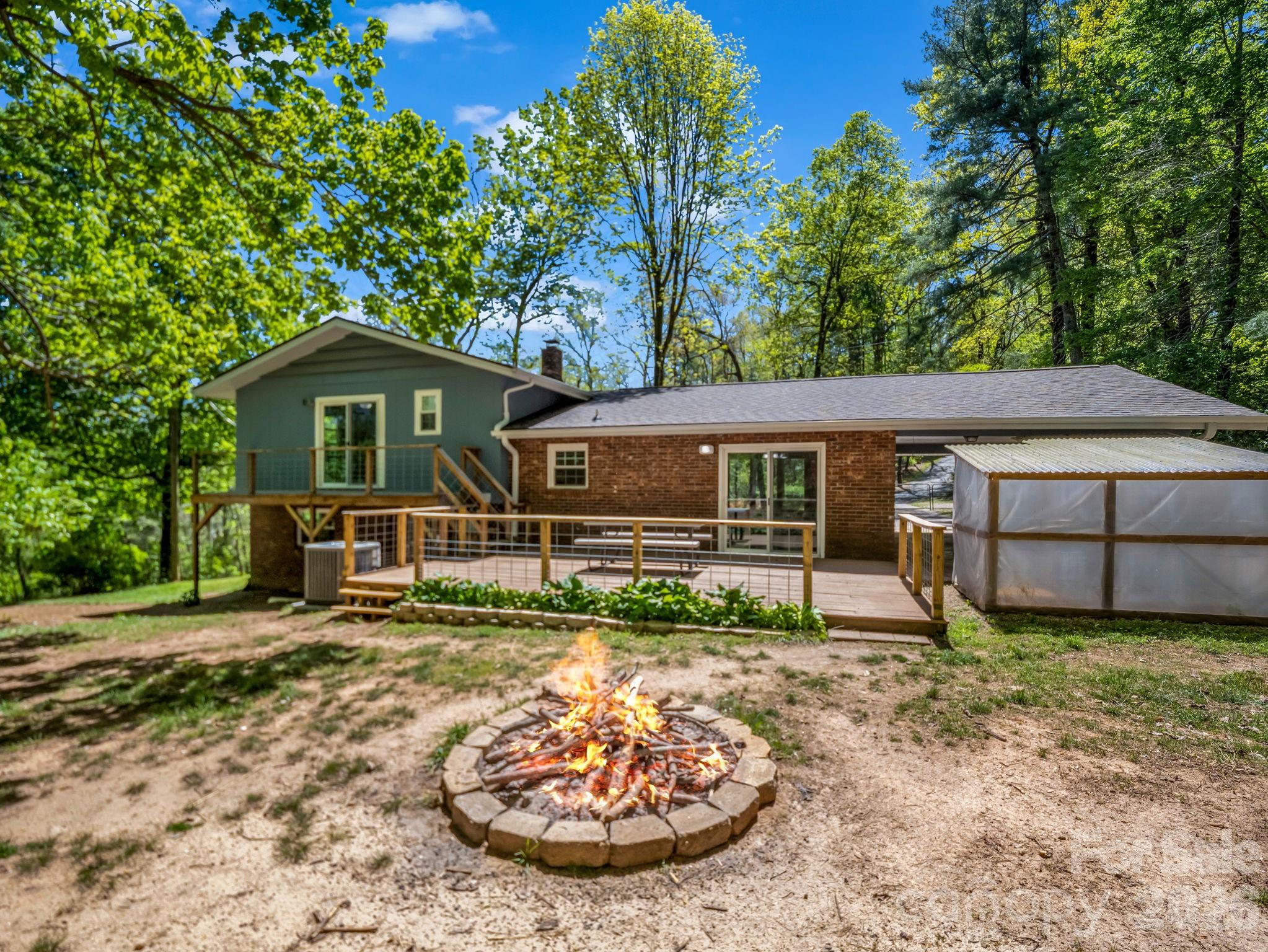 31 Firefly Lane Saluda NC 28773