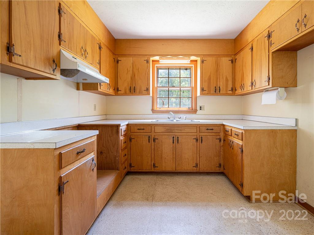 99999 Merrills Cove Road Asheville NC 28803