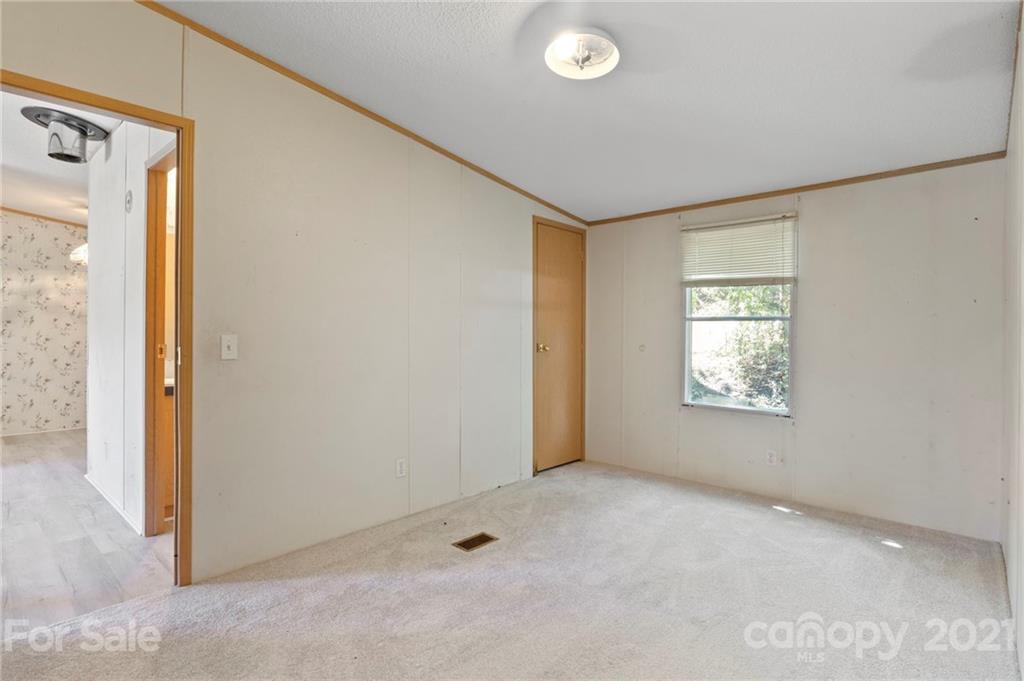 12 Springlawn Way Asheville NC 28805
