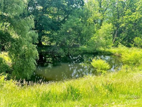 1592 Piney Hill Road Burnsville NC 28714