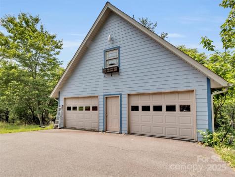 1592 Piney Hill Road Burnsville NC 28714