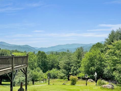 1592 Piney Hill Road Burnsville NC 28714